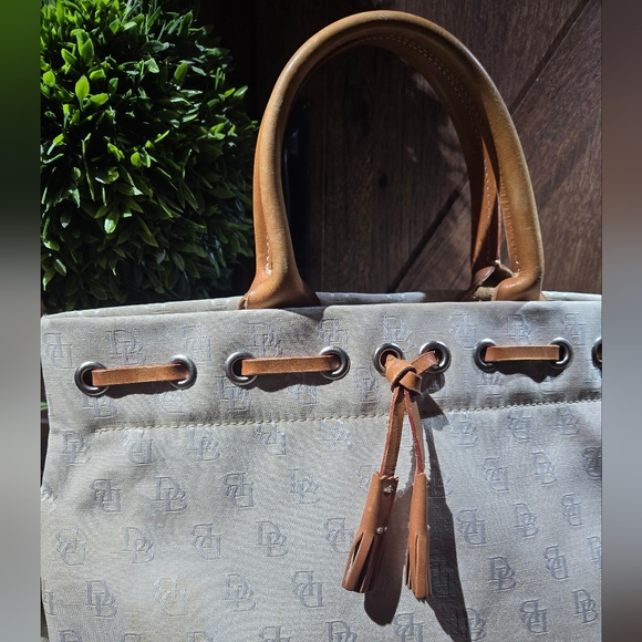 Dooney & Bourke White Satchel - Picture 2 of 10